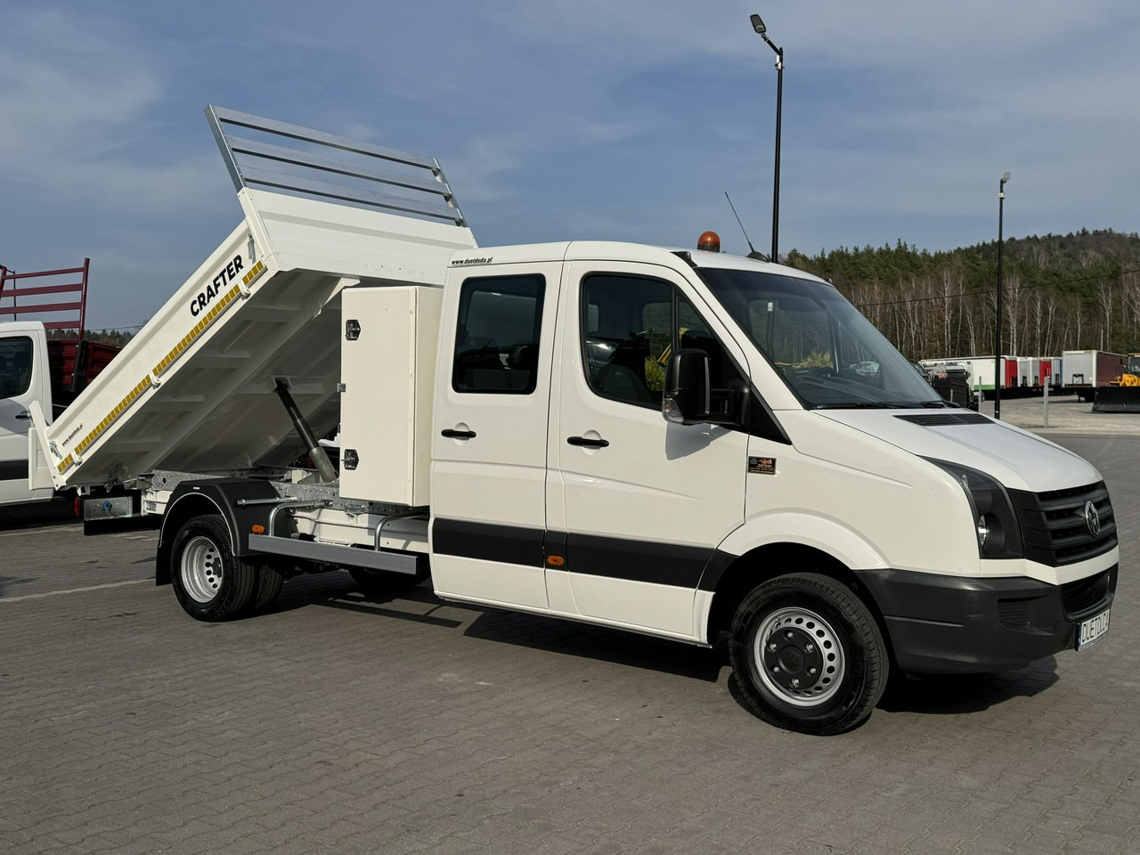 Volkswagen Crafter - Billenőplatós kisteherautó: 5 kép. Volkswagen Crafter - Billenőplatós kisteherautó: 5 kép.