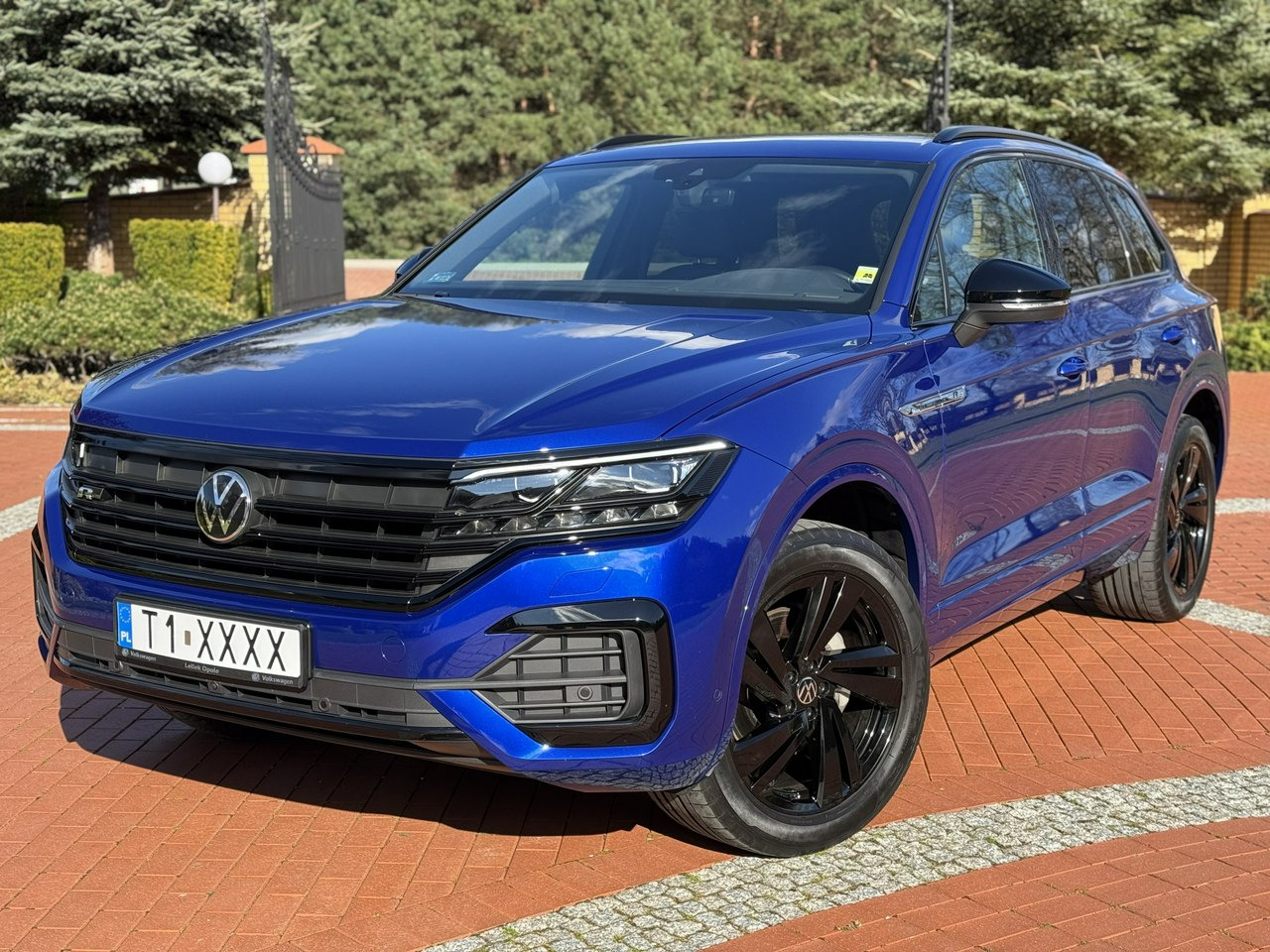 Volkswagen Touareg - Terepjáró/ SUV: 5 kép. Volkswagen Touareg - Terepjáró/ SUV: 5 kép.