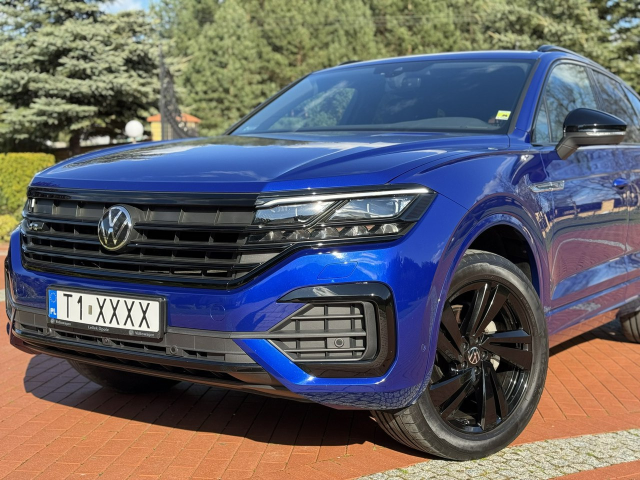 Volkswagen Touareg - Terepjáró/ SUV: 4 kép. Volkswagen Touareg - Terepjáró/ SUV: 4 kép.