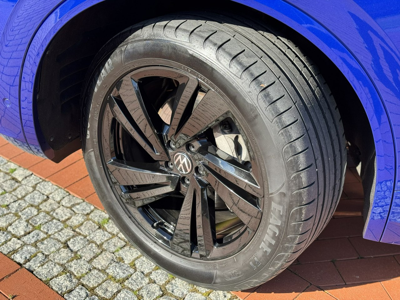 Volkswagen Touareg - Terepjáró/ SUV: 5 kép. Volkswagen Touareg - Terepjáró/ SUV: 5 kép.