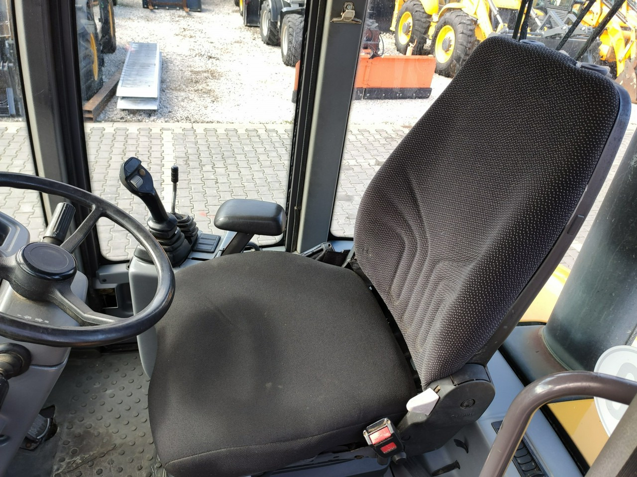 Gumikerekes homlokrakodó Volvo L30B Pro Unikat Stan Tylko 5380 mth: 16 kép. Gumikerekes homlokrakodó Volvo L30B Pro Unikat Stan Tylko 5380 mth: 16 kép.