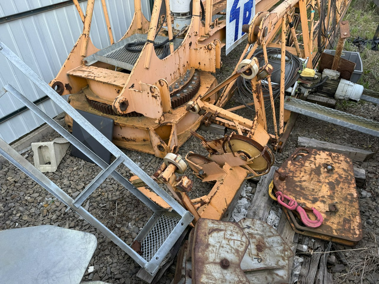 Toronydaru inny Potain MC 50A Żuraw Wierzowy Górno Obrotowy: 10 kép. Toronydaru inny Potain MC 50A Żuraw Wierzowy Górno Obrotowy: 10 kép.