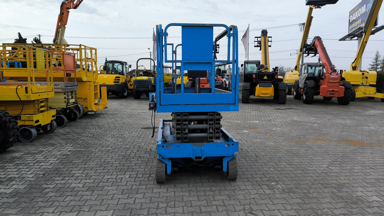 GENIE GS 2646 - Ollós emelő: 4 kép. GENIE GS 2646 - Ollós emelő: 4 kép.