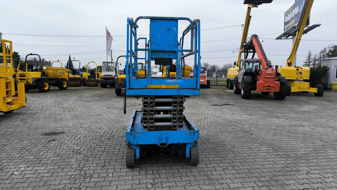 GENIE GS 3246 - Ollós emelő: 2 kép. GENIE GS 3246 - Ollós emelő: 2 kép.