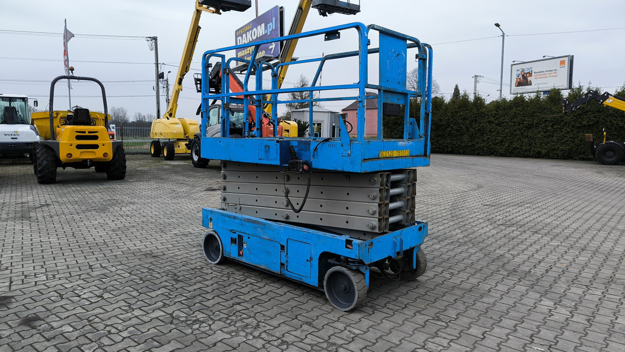GENIE GS 3246 - Ollós emelő: 3 kép. GENIE GS 3246 - Ollós emelő: 3 kép.
