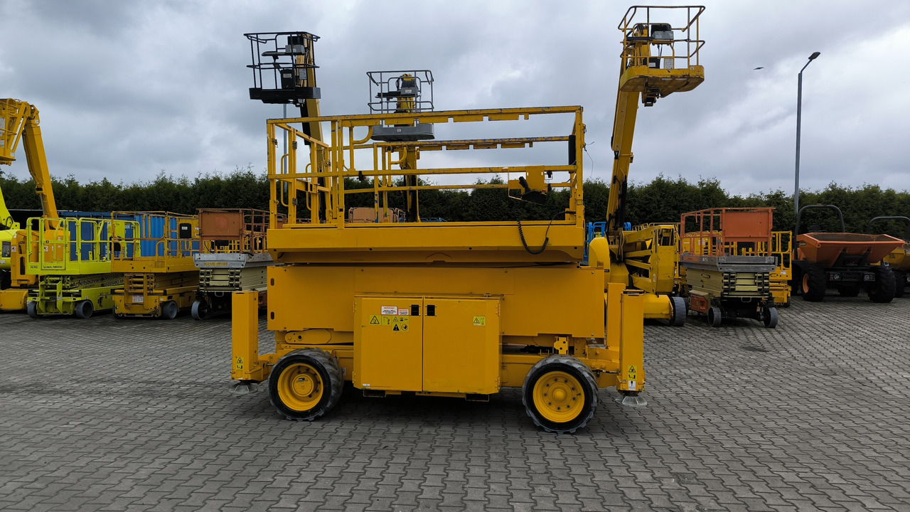 GENIE GS 4069 DC - Ollós emelő: 2 kép. GENIE GS 4069 DC - Ollós emelő: 2 kép.