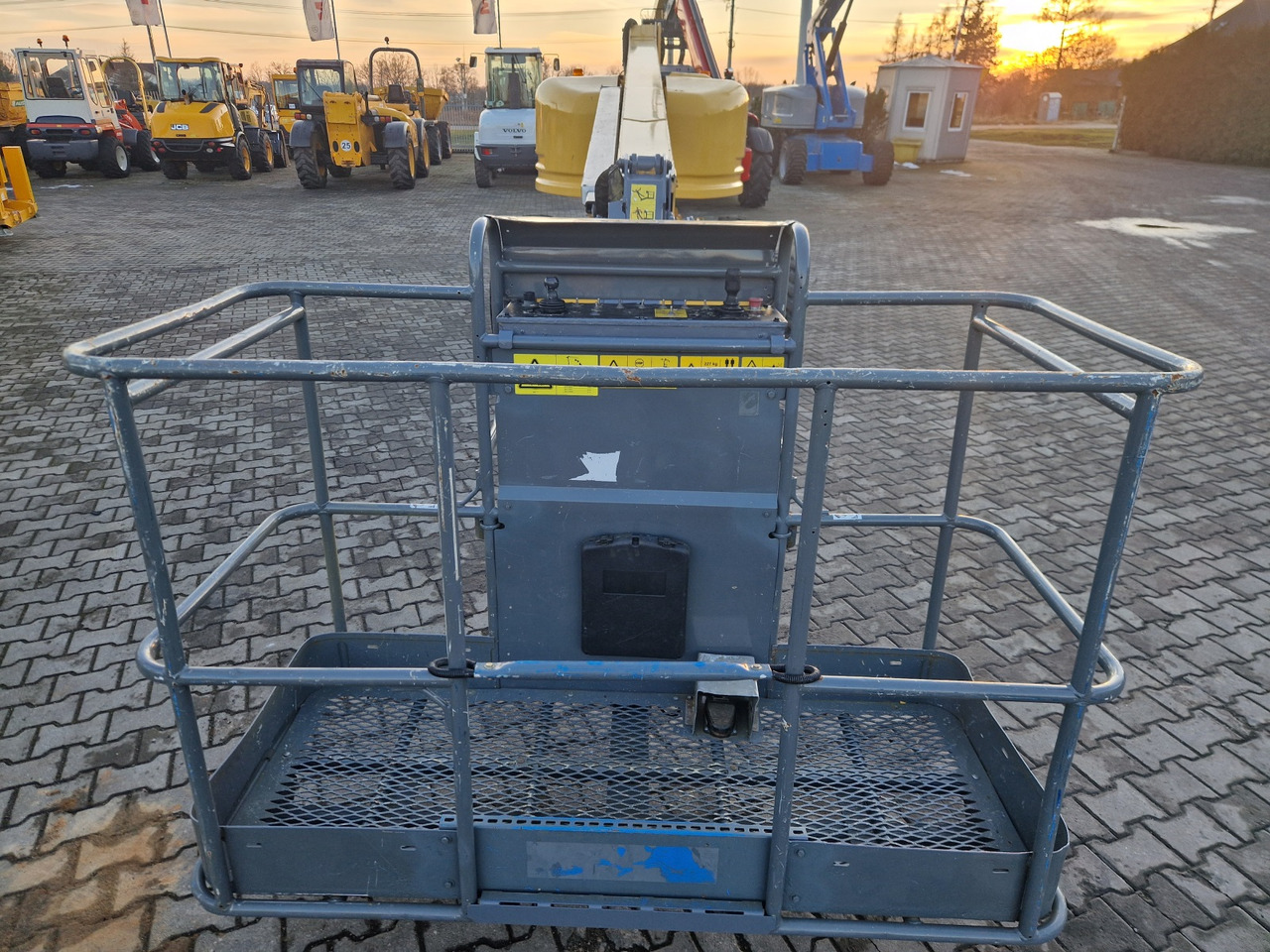 GENIE S 45 - Teleszkópos emelő: 4 kép. GENIE S 45 - Teleszkópos emelő: 4 kép.