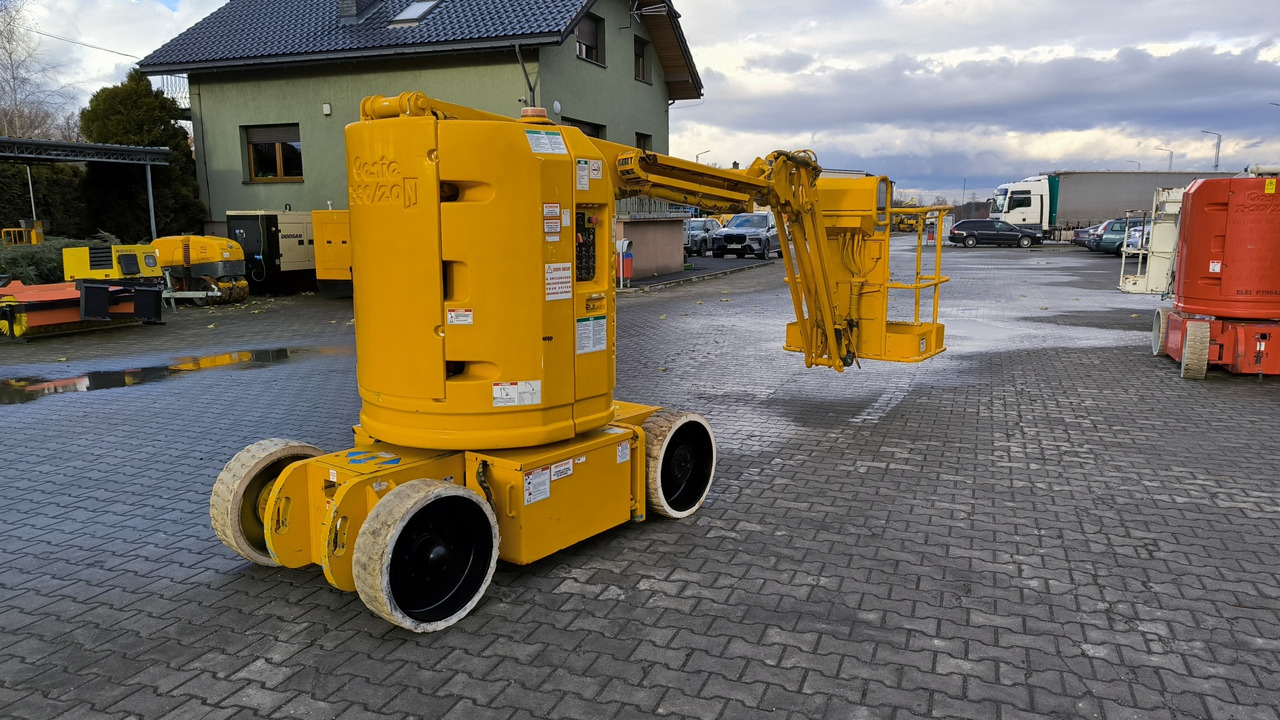 GENIE Z 30/20 N RJ - Oszlopos személyemelő: 3 kép. GENIE Z 30/20 N RJ - Oszlopos személyemelő: 3 kép.