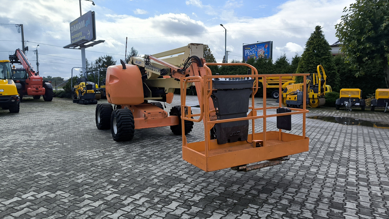 JLG 450 AJ - Személyemelő: 4 kép. JLG 450 AJ - Személyemelő: 4 kép.