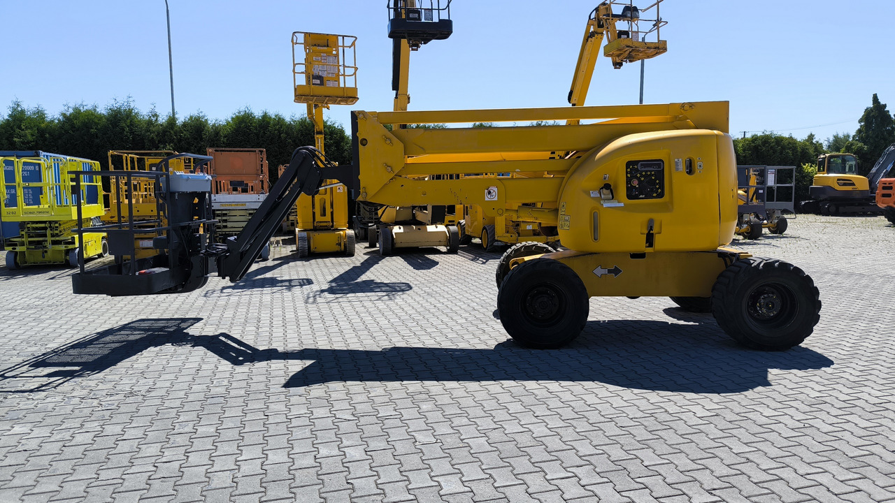 JLG 450 AJ - Személyemelő: 4 kép. JLG 450 AJ - Személyemelő: 4 kép.