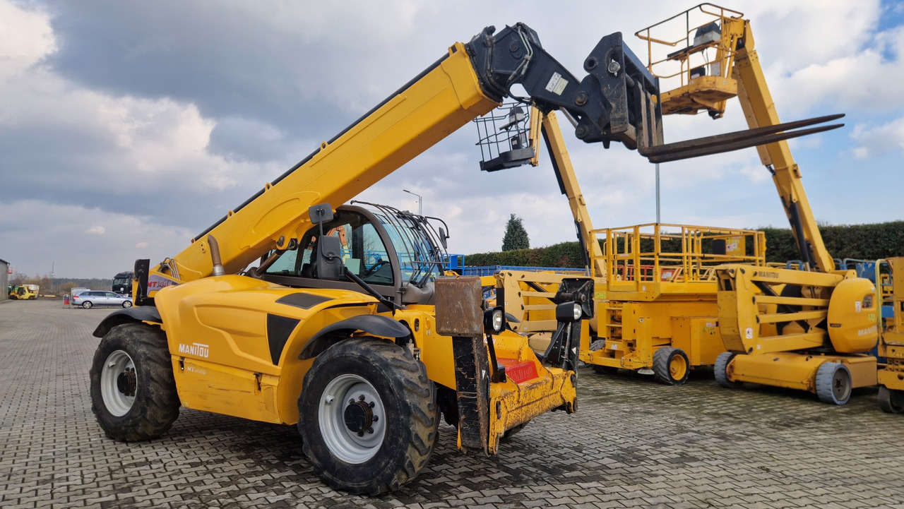 MANITOU MT 1440 100P ST3B - Teleszkópos homlokrakodó: 4 kép. MANITOU MT 1440 100P ST3B - Teleszkópos homlokrakodó: 4 kép.