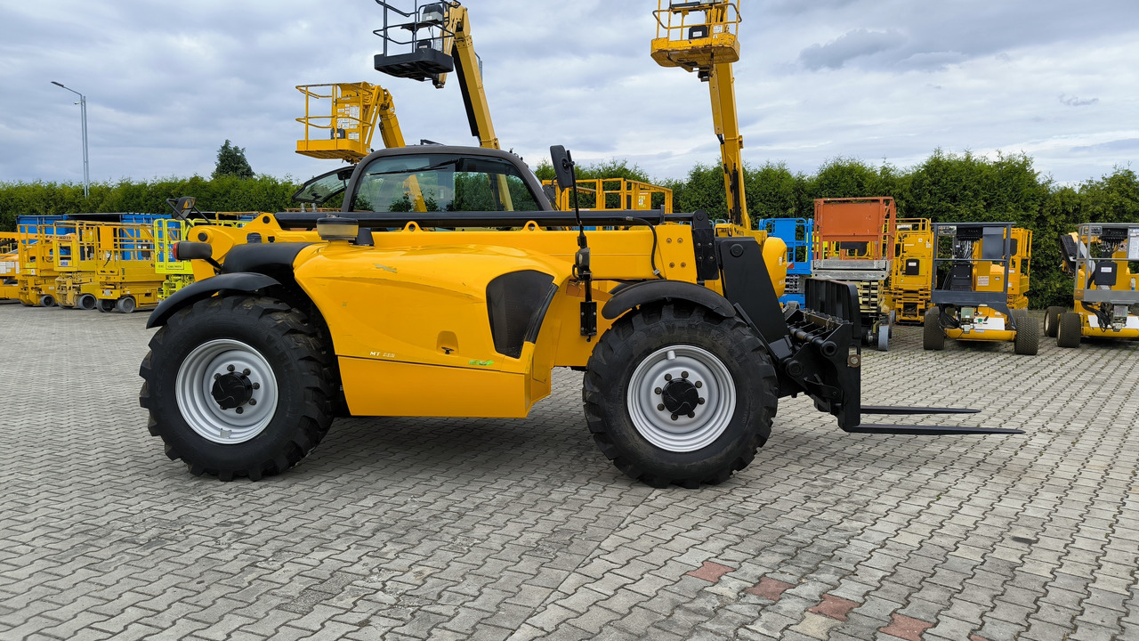 MANITOU MT 932 EASY 75D - Gumikerekes homlokrakodó: 4 kép. MANITOU MT 932 EASY 75D - Gumikerekes homlokrakodó: 4 kép.