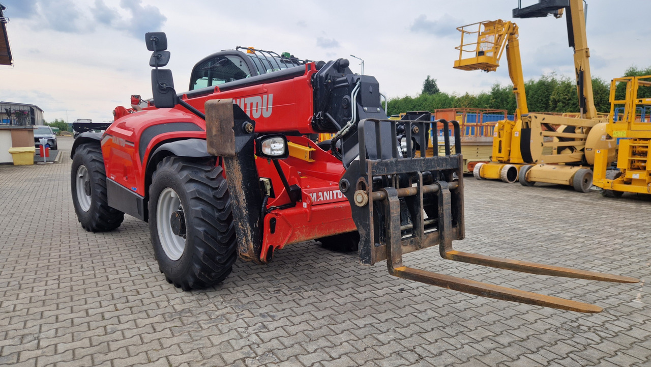 MANITOU MT1440 EASY - Teleszkópos homlokrakodó: 4 kép. MANITOU MT1440 EASY - Teleszkópos homlokrakodó: 4 kép.
