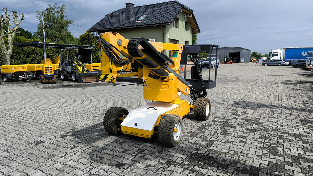 NIFTYLIFT HR 12 NE - Személyemelő: 4 kép. NIFTYLIFT HR 12 NE - Személyemelő: 4 kép.