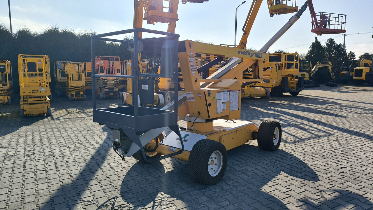 NIFTYLIFT HR 12 NE - Személyemelő: 3 kép. NIFTYLIFT HR 12 NE - Személyemelő: 3 kép.