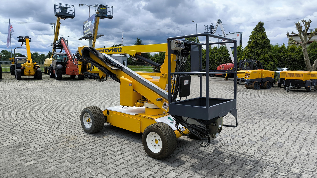NIFTYLIFT HR 12 NE - Személyemelő: 4 kép. NIFTYLIFT HR 12 NE - Személyemelő: 4 kép.