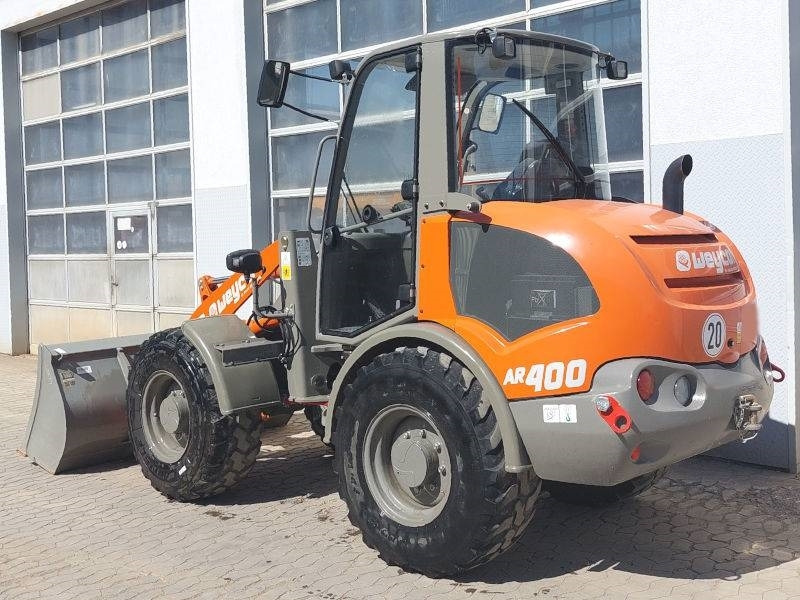 Atlas AR 400 - Mini homlokrakodó: 3 kép. Atlas AR 400 - Mini homlokrakodó: 3 kép.
