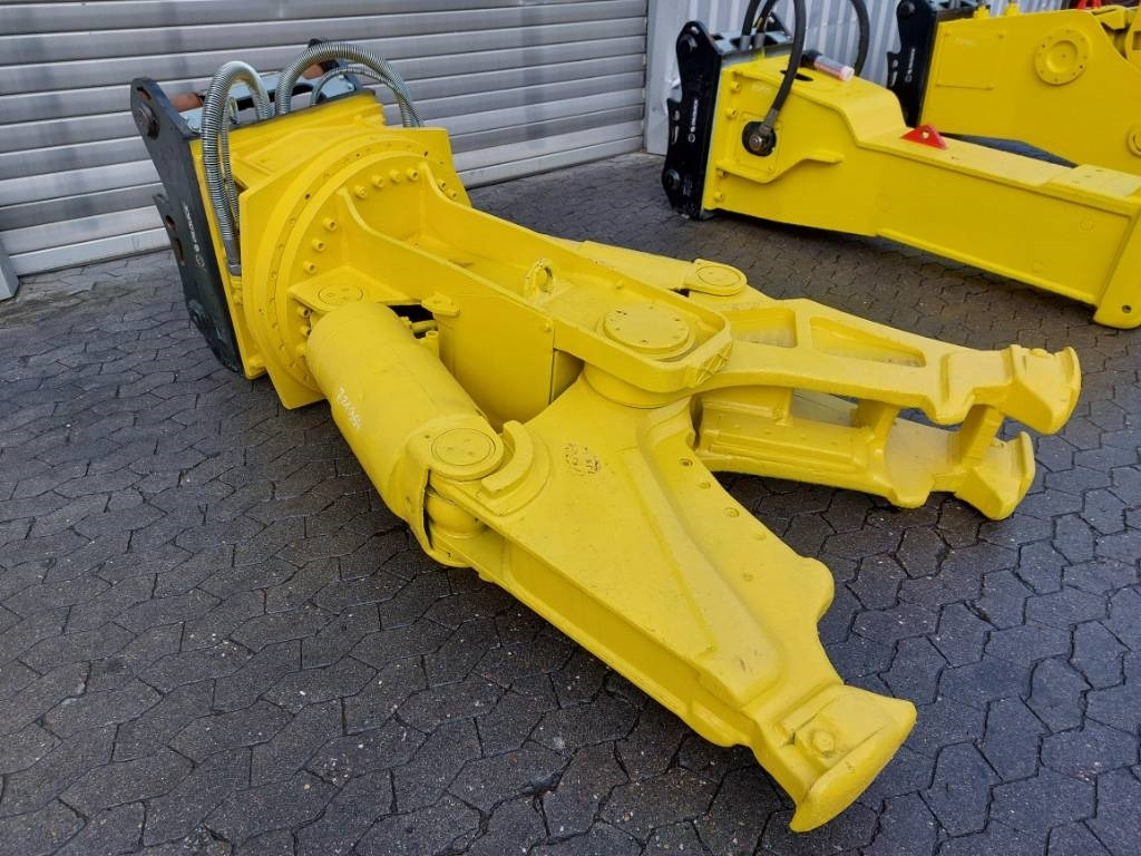 Atlas Copco CC2500 - Roppantó olló: 1 kép. Atlas Copco CC2500 - Roppantó olló: 1 kép.
