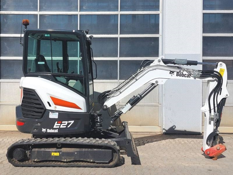 Bobcat E 27 - Minikotró: 5 kép. Bobcat E 27 - Minikotró: 5 kép.