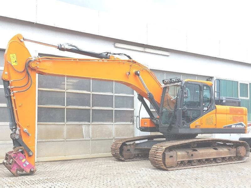 Doosan DX 235 LC-7 - Lánctalpas kotró: 2 kép. Doosan DX 235 LC-7 - Lánctalpas kotró: 2 kép.
