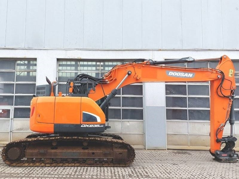 Doosan DX 235 LCR-5 - Lánctalpas kotró: 5 kép. Doosan DX 235 LCR-5 - Lánctalpas kotró: 5 kép.