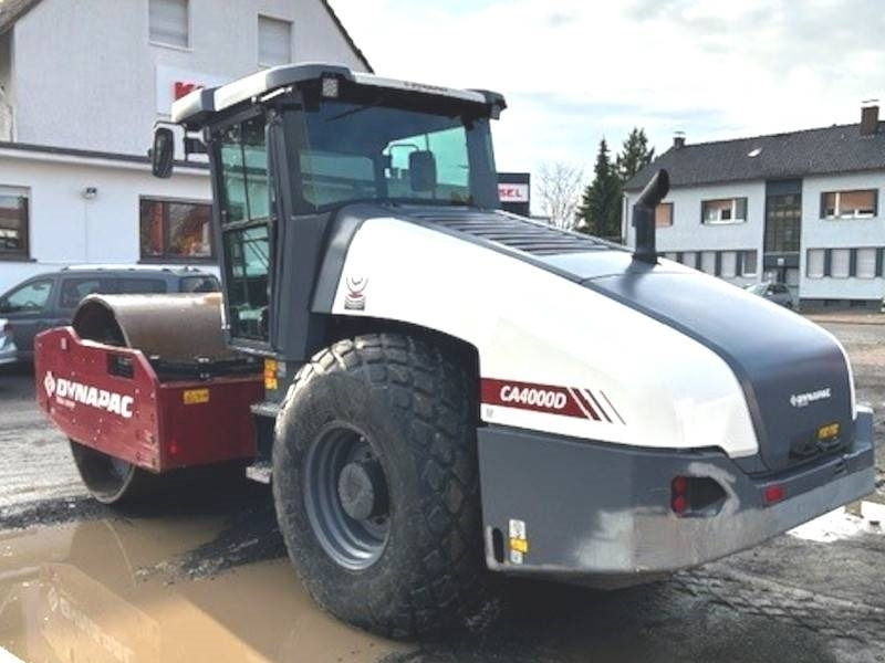 Dynapac CA 4000 D - Talajtömörítő: 3 kép. Dynapac CA 4000 D - Talajtömörítő: 3 kép.