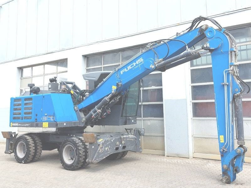 Fuchs MHL 320 F - Hulladék kotró: 4 kép. Fuchs MHL 320 F - Hulladék kotró: 4 kép.