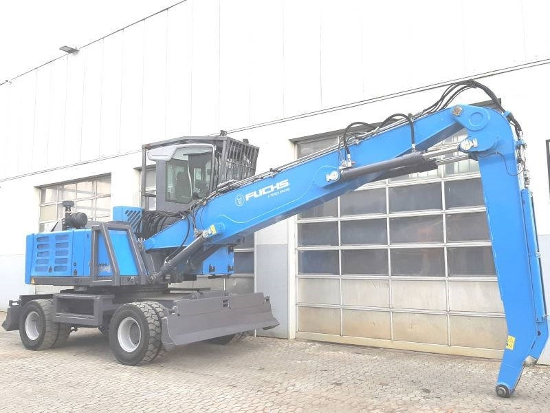 Fuchs MHL 334 F - Hulladék kotró: 4 kép. Fuchs MHL 334 F - Hulladék kotró: 4 kép.