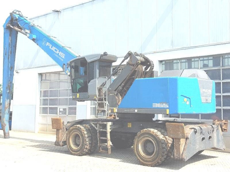 Fuchs MHL 365 F - Hulladék kotró: 3 kép. Fuchs MHL 365 F - Hulladék kotró: 3 kép.