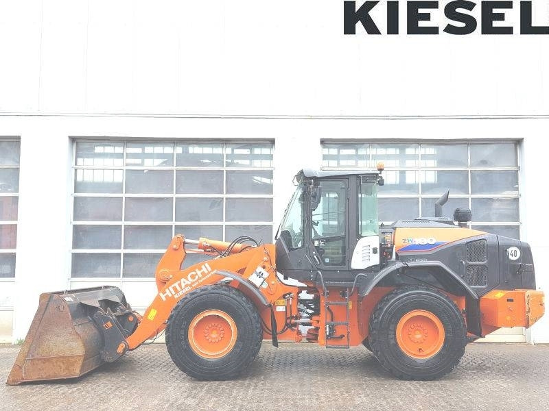Hitachi ZW 180-6 - Gumikerekes homlokrakodó: 1 kép. Hitachi ZW 180-6 - Gumikerekes homlokrakodó: 1 kép.