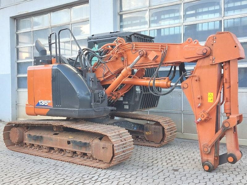 Hitachi ZX 135 US-6 Short reach front tunnel excavator - Lánctalpas kotró: 4 kép. Hitachi ZX 135 US-6 Short reach front tunnel excavator - Lánctalpas kotró: 4 kép.