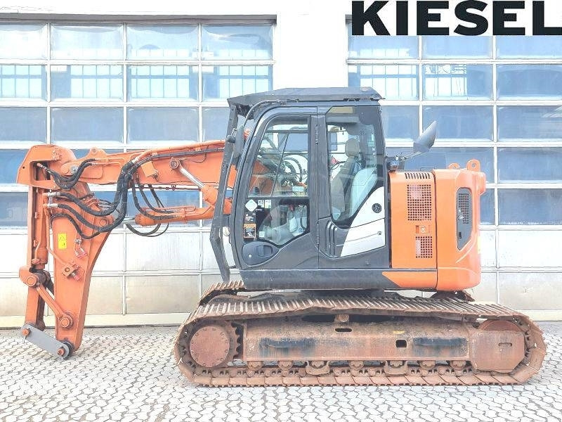 Hitachi ZX 135 US-6 Short reach front tunnel excavator - Lánctalpas kotró: 1 kép. Hitachi ZX 135 US-6 Short reach front tunnel excavator - Lánctalpas kotró: 1 kép.