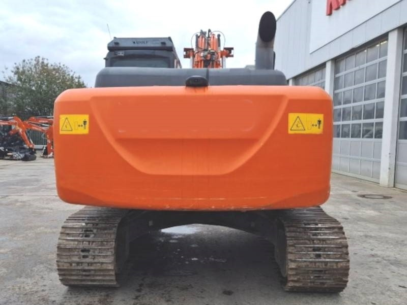 Hitachi ZX 210 LC-5 - Lánctalpas kotró: 5 kép. Hitachi ZX 210 LC-5 - Lánctalpas kotró: 5 kép.