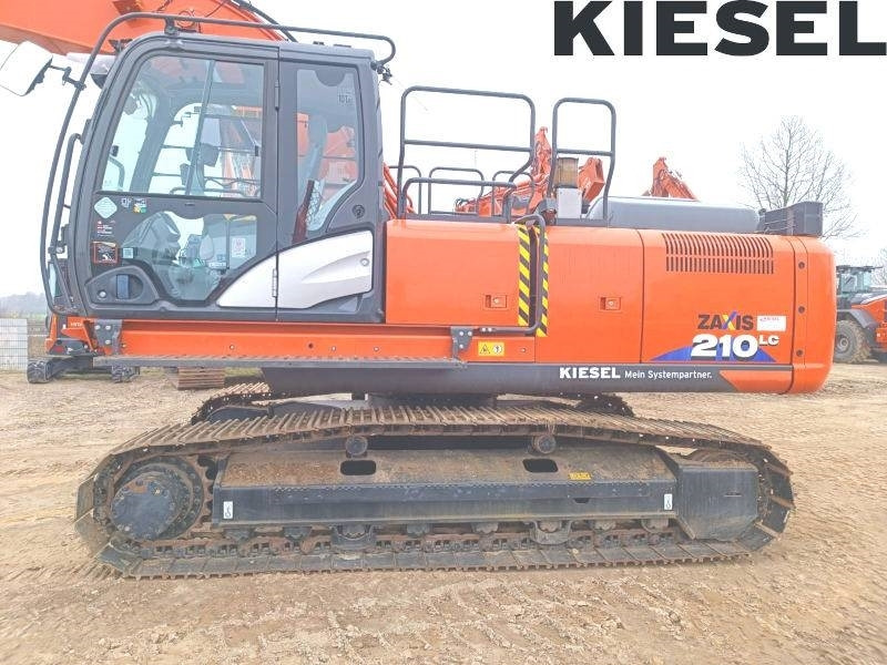 Hitachi ZX 210 LC-6 Teledipper - Lánctalpas kotró: 1 kép. Hitachi ZX 210 LC-6 Teledipper - Lánctalpas kotró: 1 kép.