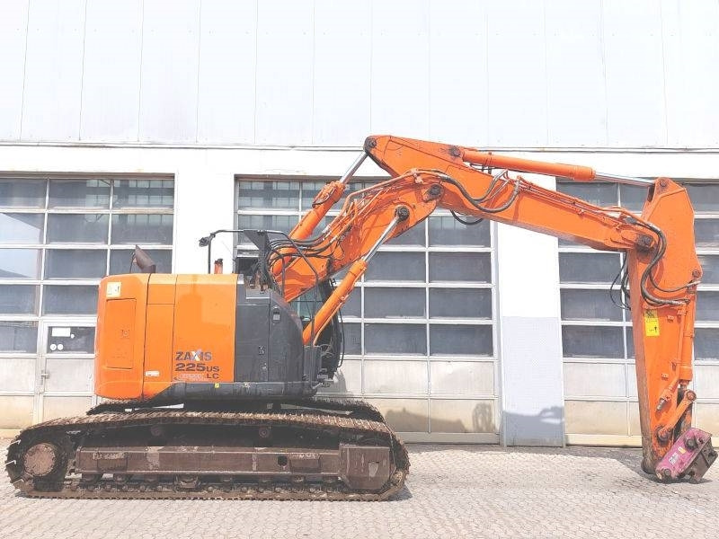 Hitachi ZX 225 US LC-5 - Lánctalpas kotró: 5 kép. Hitachi ZX 225 US LC-5 - Lánctalpas kotró: 5 kép.