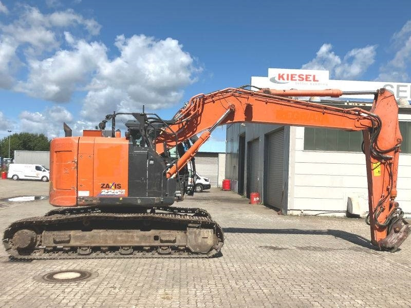 Hitachi ZX 225 US LC-6 - Lánctalpas kotró: 5 kép. Hitachi ZX 225 US LC-6 - Lánctalpas kotró: 5 kép.