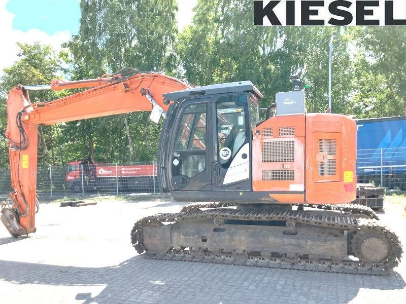 Hitachi ZX 225 US LC-6 - Lánctalpas kotró: 1 kép. Hitachi ZX 225 US LC-6 - Lánctalpas kotró: 1 kép.