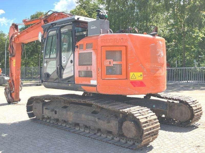 Hitachi ZX 225 US LC-6 - Lánctalpas kotró: 3 kép. Hitachi ZX 225 US LC-6 - Lánctalpas kotró: 3 kép.