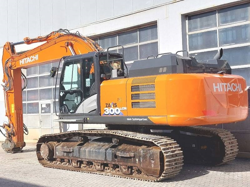 Hitachi ZX 300 LCN-6 - Lánctalpas kotró: 3 kép. Hitachi ZX 300 LCN-6 - Lánctalpas kotró: 3 kép.