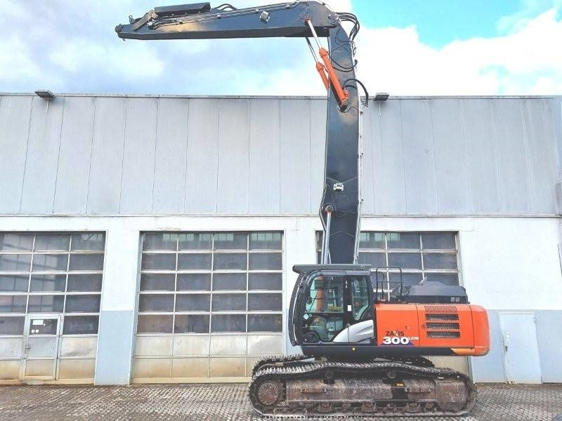 Hitachi ZX 300 LCN-6 - Bontó kotrógép: 2 kép. Hitachi ZX 300 LCN-6 - Bontó kotrógép: 2 kép.