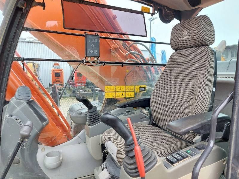 Lánctalpas kotró Hitachi ZX 350 LC-5: 11 kép. Lánctalpas kotró Hitachi ZX 350 LC-5: 11 kép.