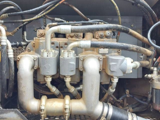 Lánctalpas kotró Hitachi ZX 350 LC-5: 9 kép. Lánctalpas kotró Hitachi ZX 350 LC-5: 9 kép.