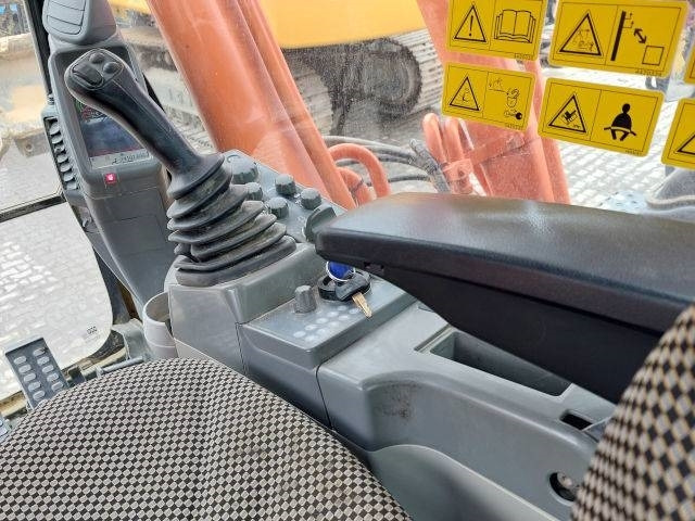 Lánctalpas kotró Hitachi ZX 350 LC-5: 12 kép. Lánctalpas kotró Hitachi ZX 350 LC-5: 12 kép.