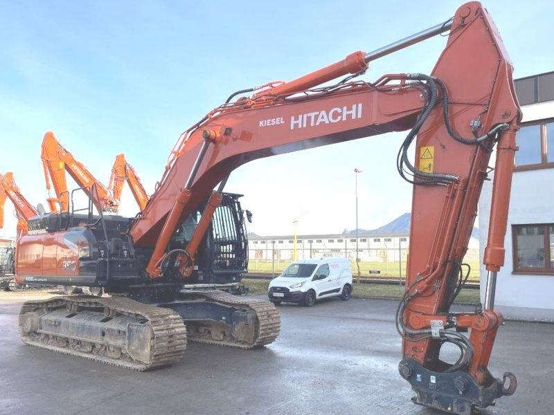 Hitachi ZX 350 LCN-7 - Lánctalpas kotró: 3 kép. Hitachi ZX 350 LCN-7 - Lánctalpas kotró: 3 kép.