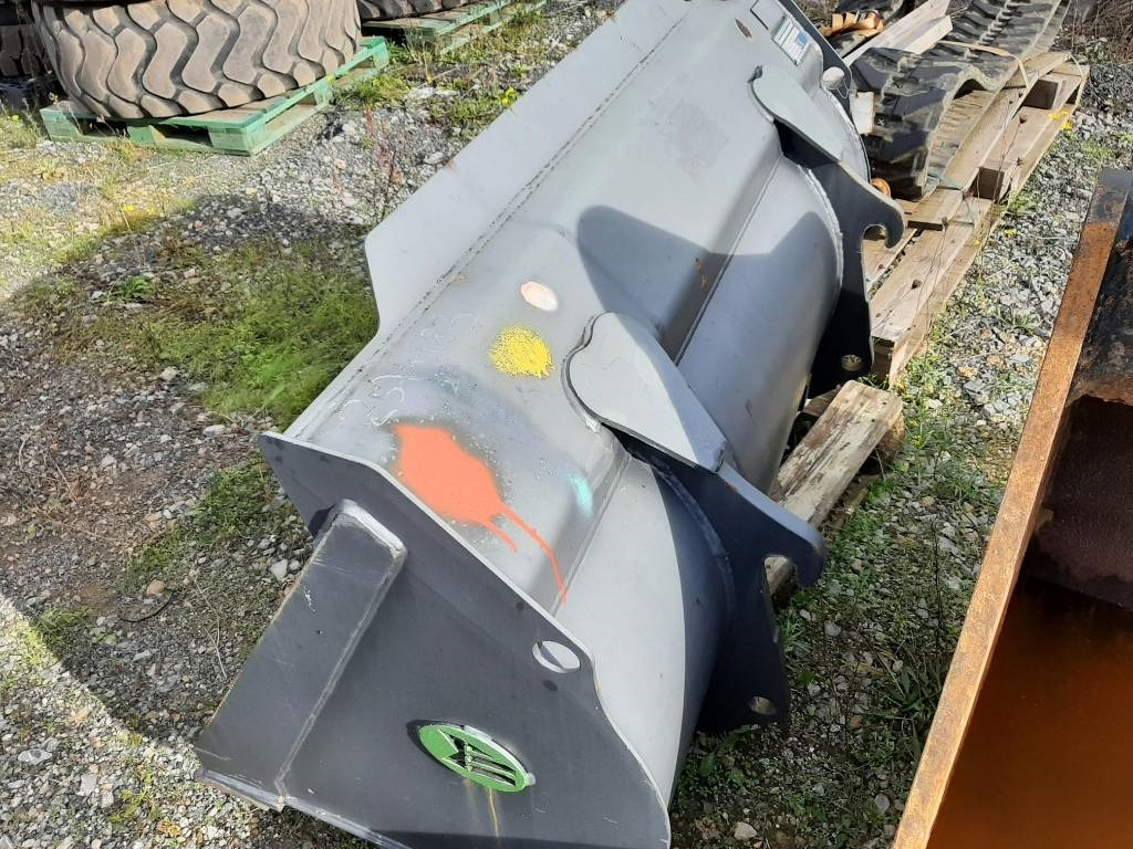 Kaiser Erdbauschaufel1600mm - Kanál - Építőipari gépek: 2 kép. Kaiser Erdbauschaufel1600mm - Kanál - Építőipari gépek: 2 kép.