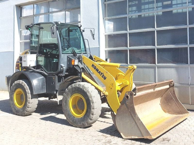 Komatsu WA 100 M-7 - Mini homlokrakodó: 4 kép. Komatsu WA 100 M-7 - Mini homlokrakodó: 4 kép.