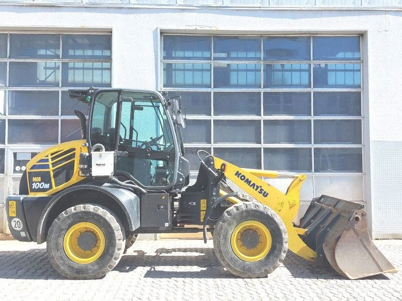 Komatsu WA 100 M-7 - Mini homlokrakodó: 5 kép. Komatsu WA 100 M-7 - Mini homlokrakodó: 5 kép.