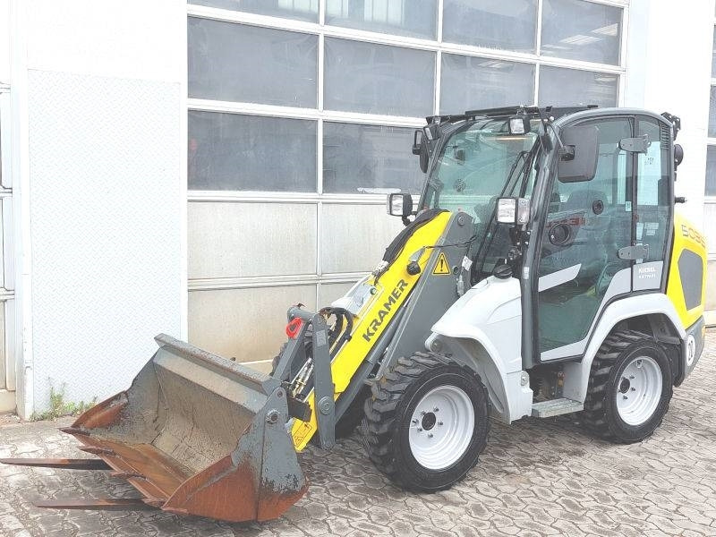 Kramer 5035 - Mini homlokrakodó: 2 kép. Kramer 5035 - Mini homlokrakodó: 2 kép.
