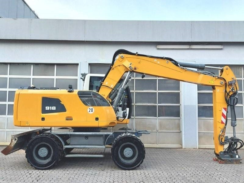 Liebherr A 918 - Gumikerekes kotró: 5 kép. Liebherr A 918 - Gumikerekes kotró: 5 kép.
