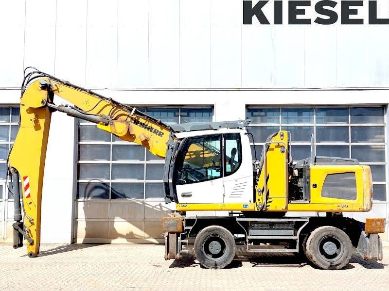 Liebherr LH 24 - Hulladék kotró: 1 kép. Liebherr LH 24 - Hulladék kotró: 1 kép.